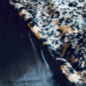Queen size plush leopard print blanket